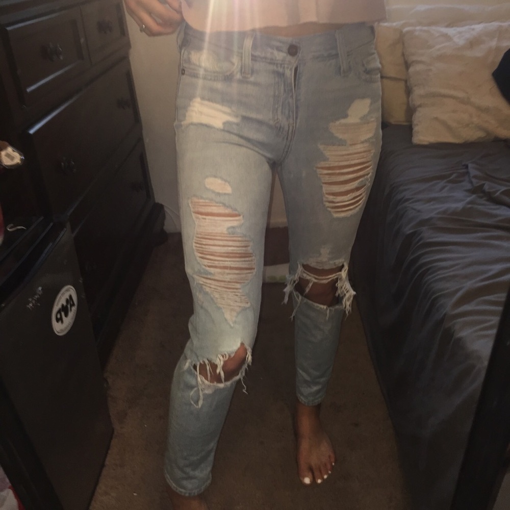 Abercrombie and Fitch Mom jeans